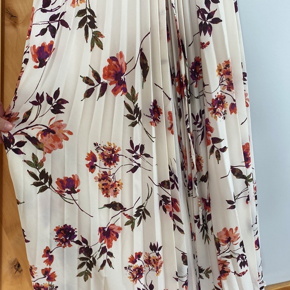 Floral wrap maxi dress - Picture 3 of 7